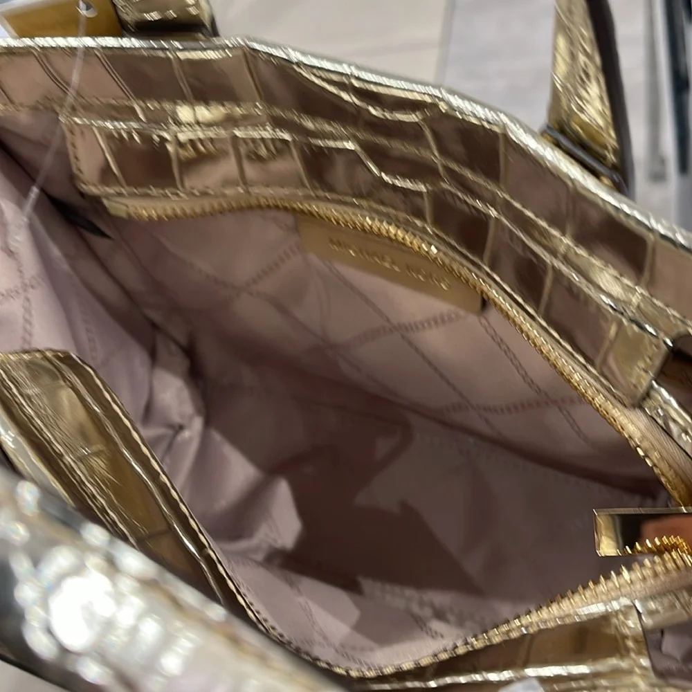 Michael Kors Gigi Small Metallic Crocodile Embossed Leather Messenger Pale Gold